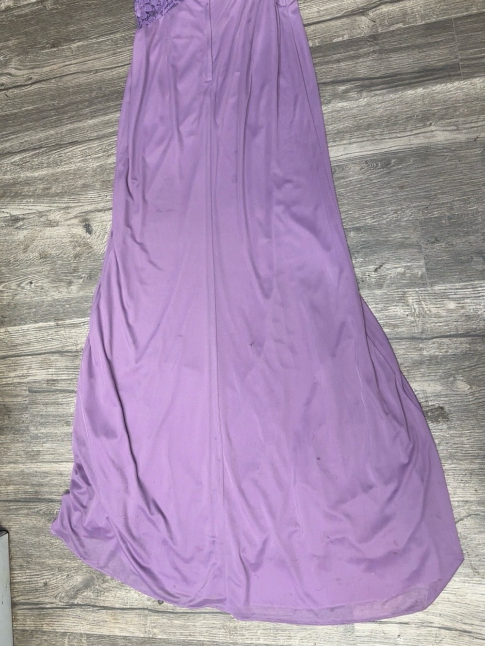 David’s Bridal Lavender One Shoulder Lace Bridesmaid Formal Gown Size 4 - Picture 8 of 10